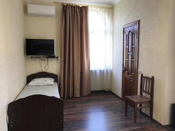 Трехместный номер с душем в Гостевом доме Guest House Evkalipt